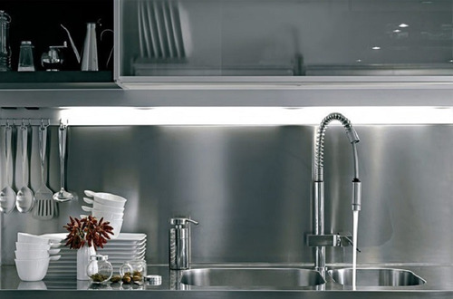 Listón LED T5 Akai Tubo Bajo Alacena con Tecla 12W 90cm