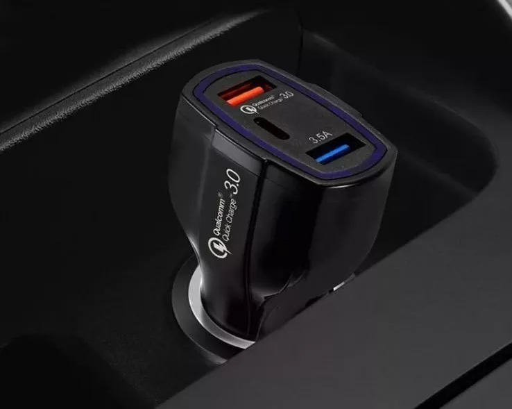 Cargador Rápido Para Auto 2 Usb + 1 Tipo C 12v 7.6a Kosmo